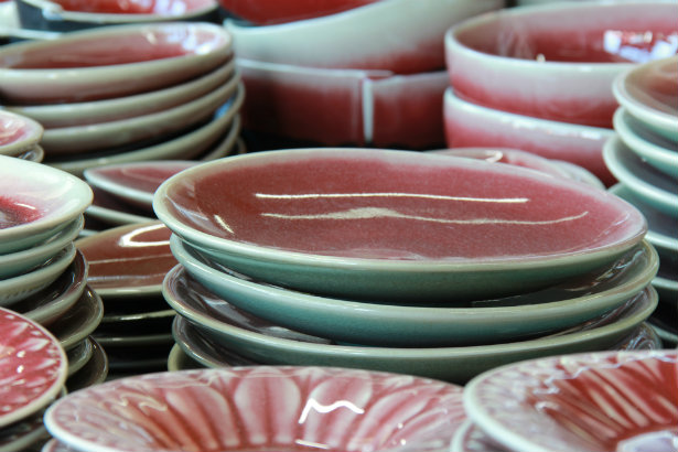 ceramic-dishes-shutterstock